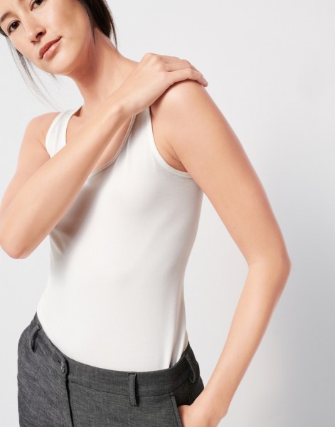 4056404004669__weiss_tank-top_damen_kaethi_someday_vorne.jpg
